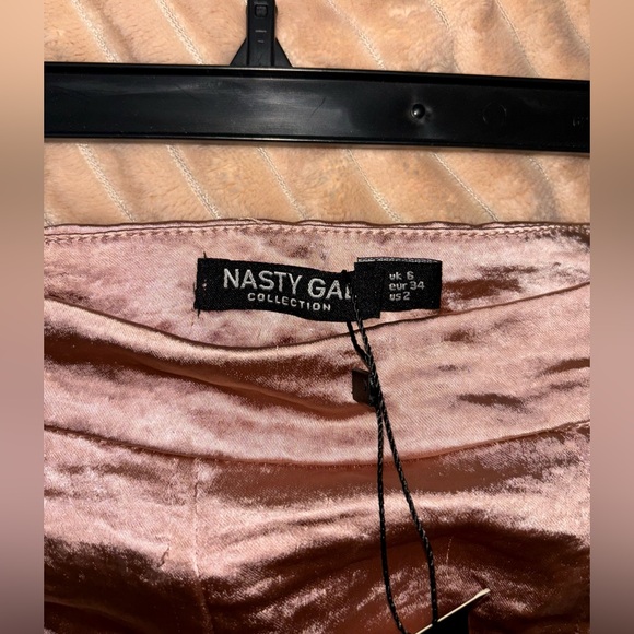 Nasty Gal light pink rose~ satin trousers/pants, brand new with tags, size 2 - Picture 4 of 6
